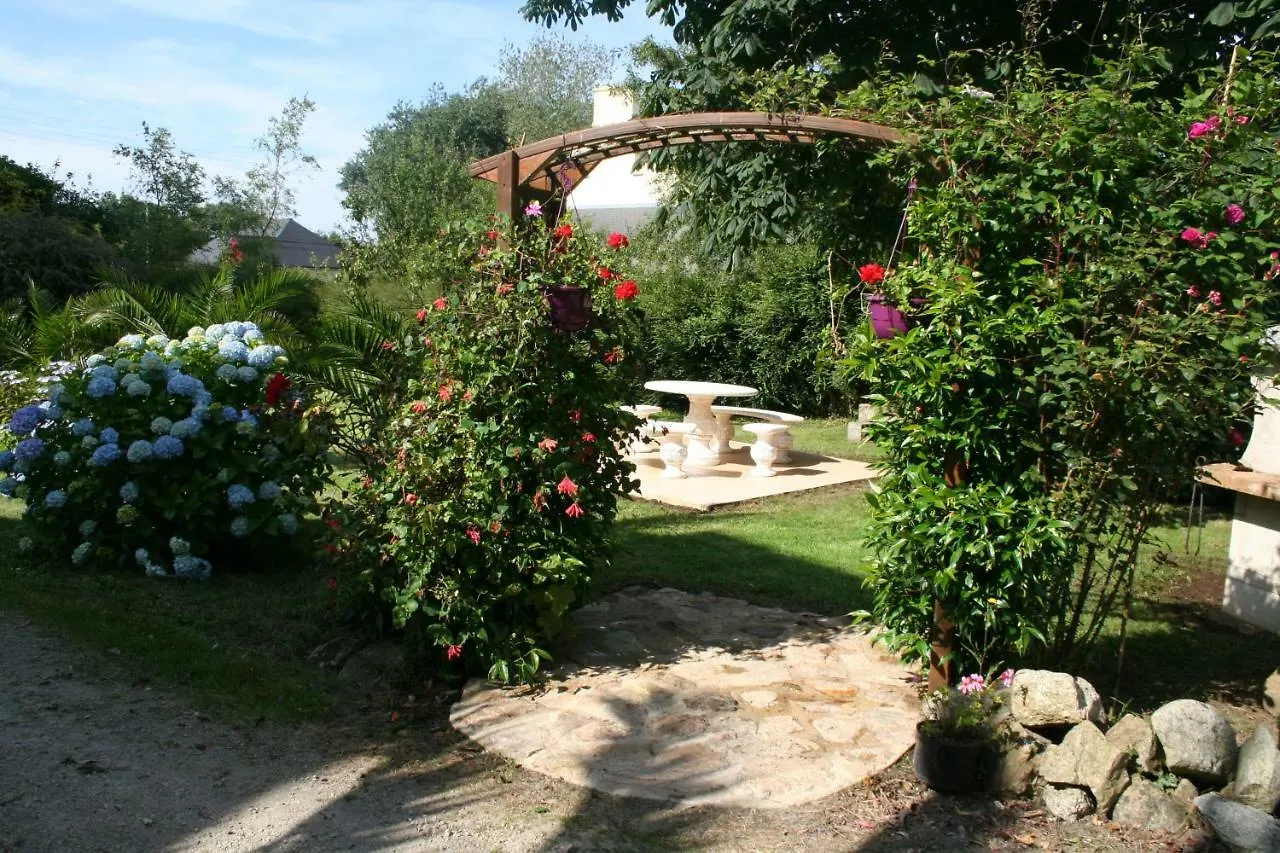 Chez Renee Et Raynal B&B Plounévez-Lochrist Frühstückspension